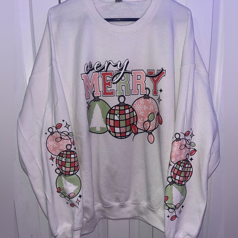 Christmas crewneck sweatshirt with decorated sleeves 2x